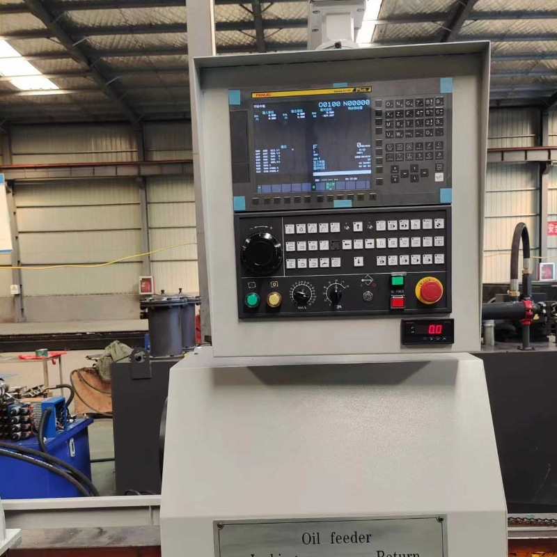 ماكينة كشط ولف الفتحات العميقة باستخدام الحاسب الآلي