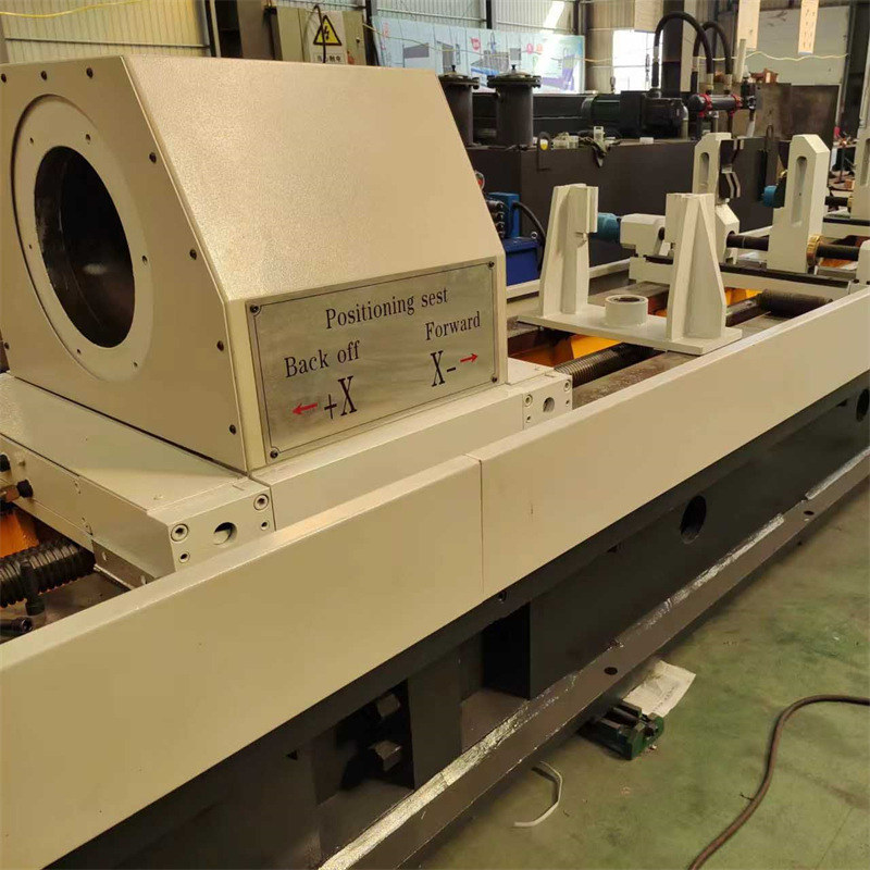 أداة آلة الحفر العميق باستخدام الحاسب الآلي